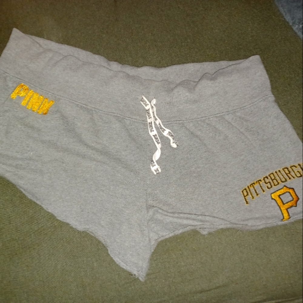 VS pirates shorts size large
